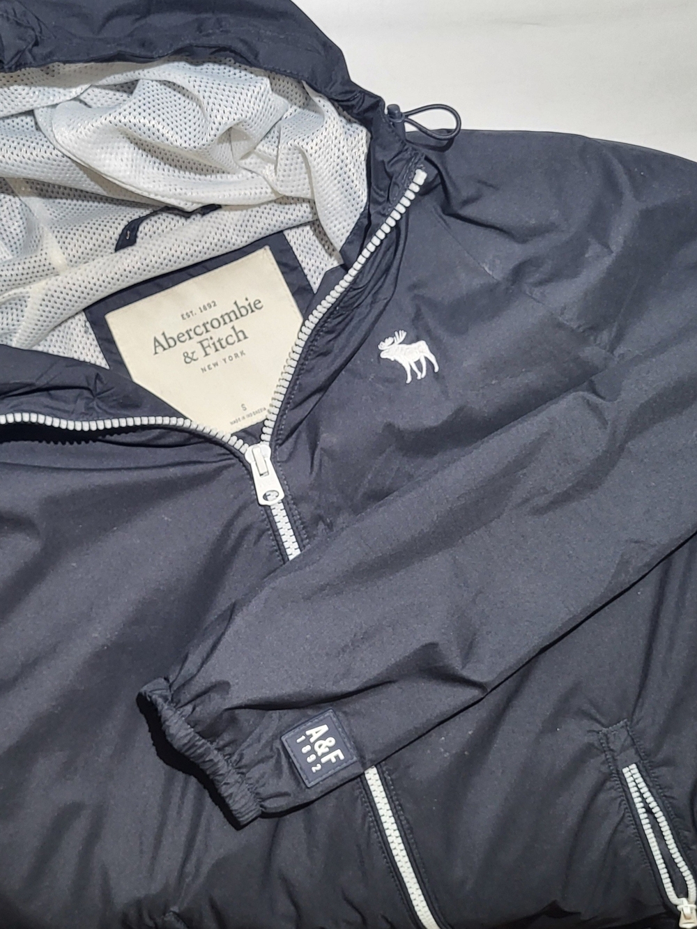 Abercrombie & Fitch Women's Black Hooded Windbreaker